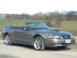 Ford_Mustang_GT